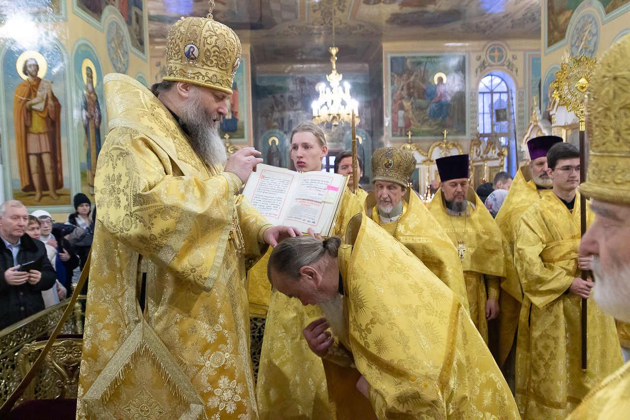 Митрополит Никодим возвел в сан архимандрита избранного в епископы иеромонаха Владимира (Бирюкова)